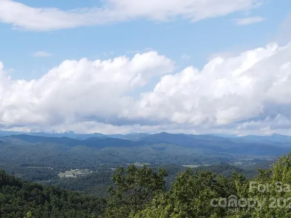 34 Maple Ridge Rd, Rosman, NC 28772