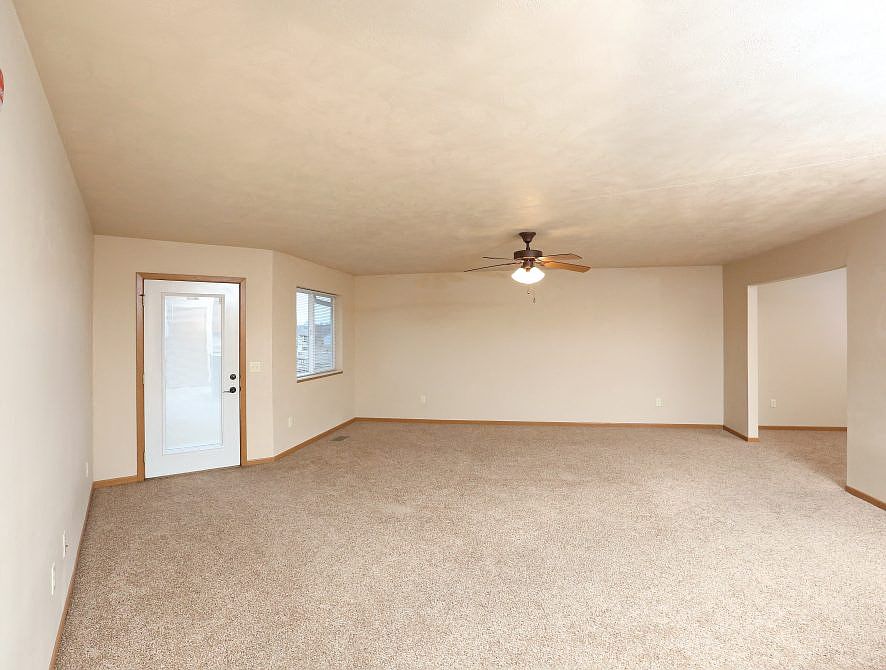 Eagle Creek Apartments 106 S Sandstone Ave Brandon SD Zillow