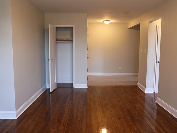 4th image of 40-20 69th St #3G