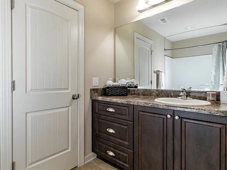 906 Erika Ln — Photo 20