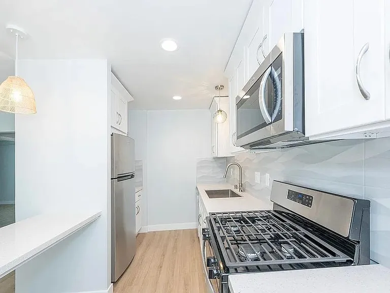 418 N Broadway #418.3 — Photo 27