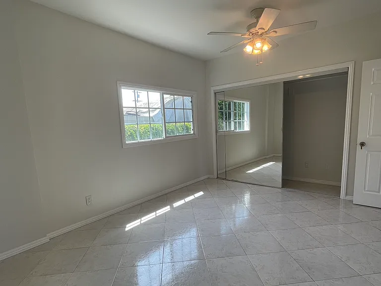 1759 W 35th St — Photo 13