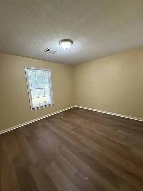 213 Sylvan Road - B — Photo 4