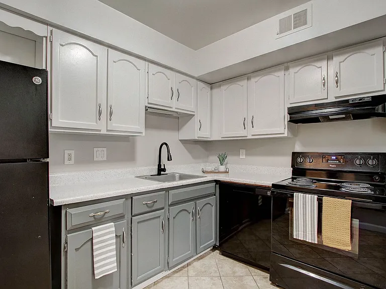 The Lenox Apartment Homes — Photo 51