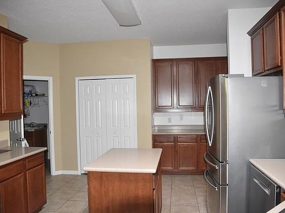 3rd image of 5638 Windsong Oak Dr