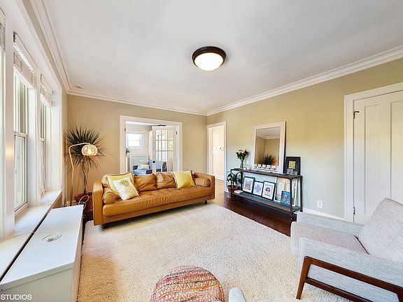 4th image of 2225 W Waveland Ave APT 2E