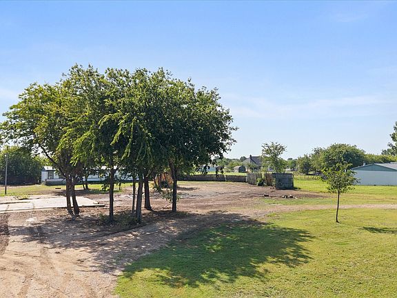 2nd image of 18069 Cindys Ln