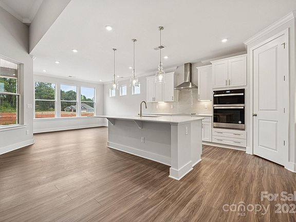 3rd image of 3315 Meadow Wood Ct