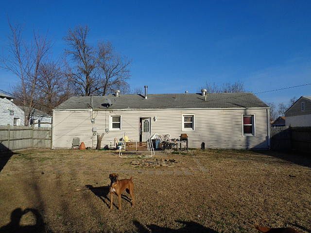 2nd image of 2213 C St NE