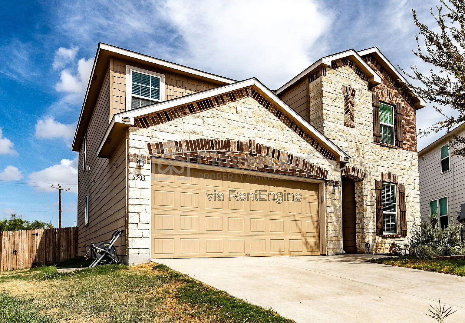 3 bed, 2.5 bath, 2145 sqft, $1,697 — Photo 1