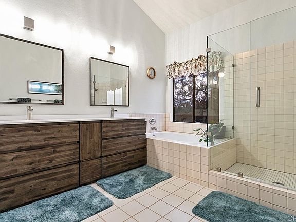 5th image of 271 La Varona Pl