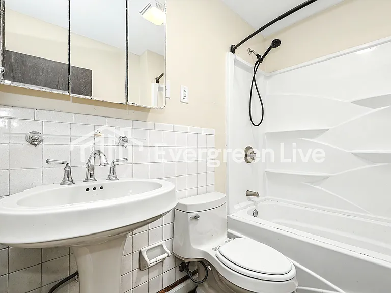 521 Stevenson Rd — Photo 8