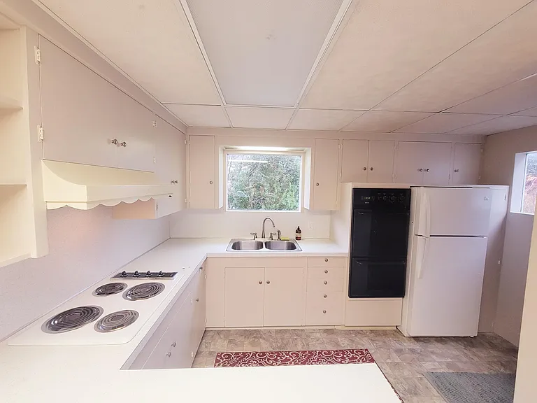 718 N 65th St — Photo 5