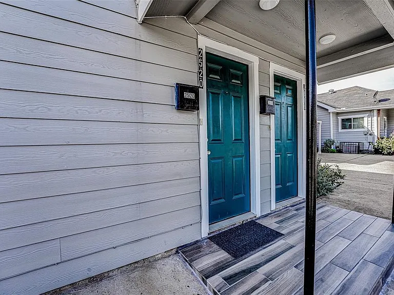 2520 Anita St — Photo 7