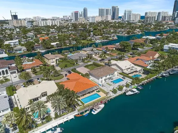437 Holiday Dr, Hallandale, FL 33009