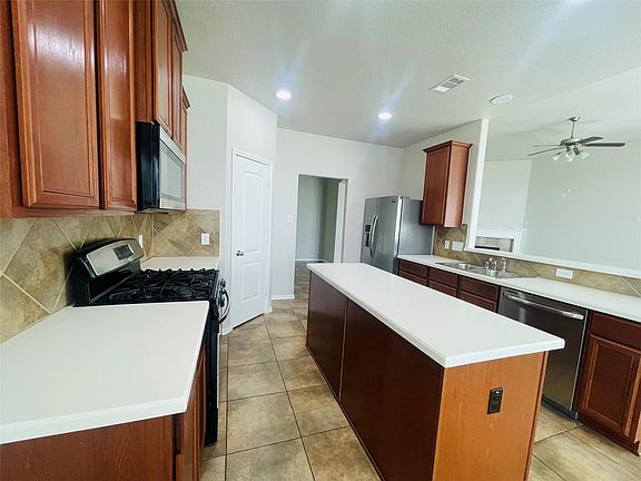 5th image of 4702 Sedgewood Dr