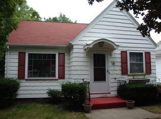 16 Westview Ter, Rochester, NY 14620