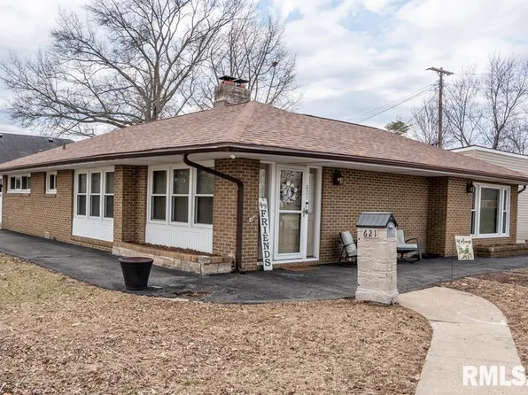 621 N 9th St, Herrin, IL 62948