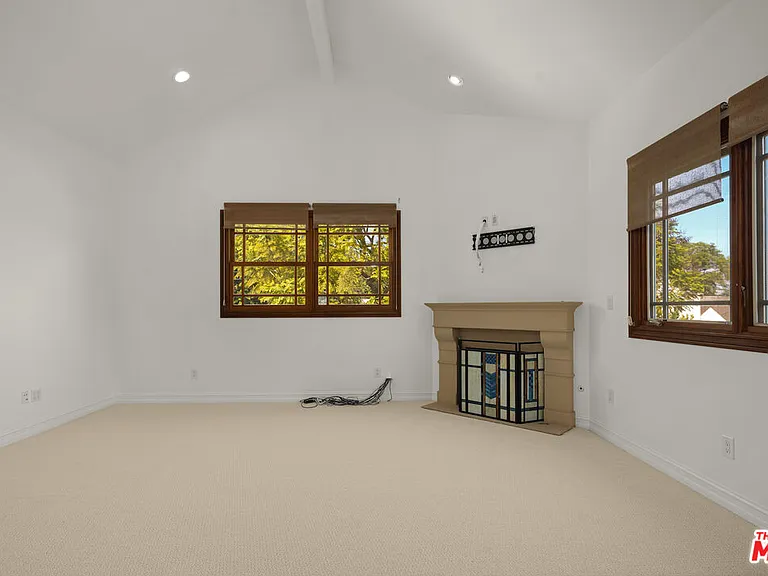 512 N Linden Dr — Photo 25
