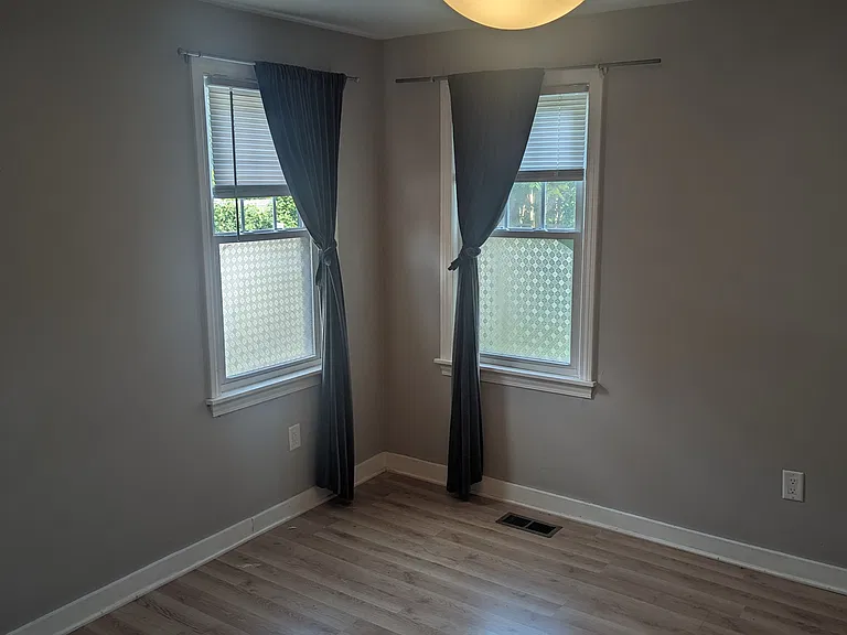 761 E 3rd St #2 — Photo 6