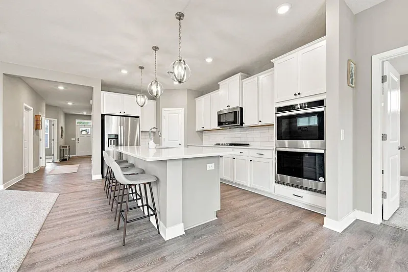 2 bed, 1761 sqft, $2,490 — Photo 3