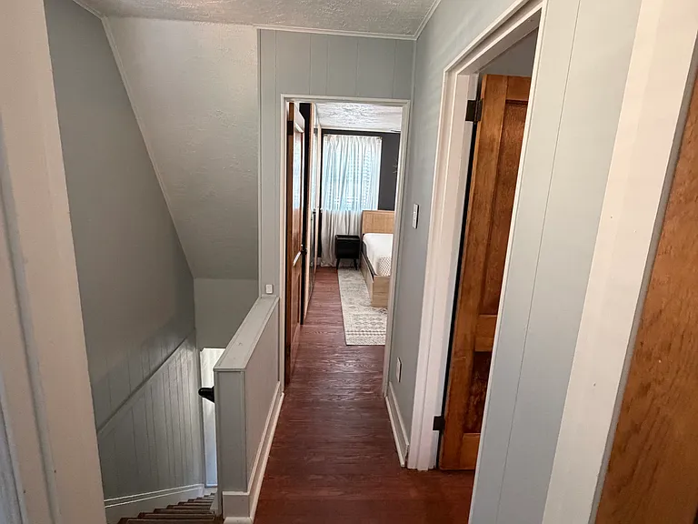 676 Elizabeth St — Photo 18