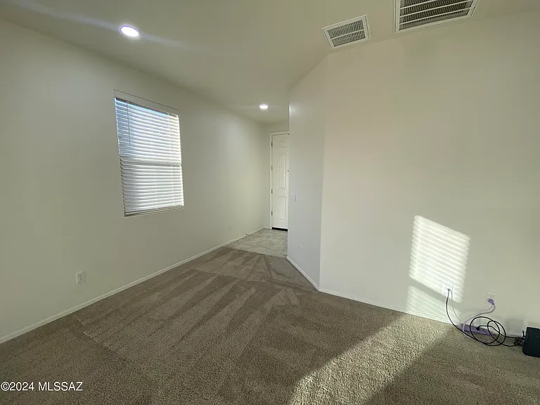 12265 N Sutter Dr — Photo 2