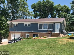 724 Sunset Dr, Denison, IA 51442
