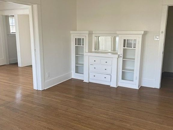 5th image of 293 Cerritos Ave #0