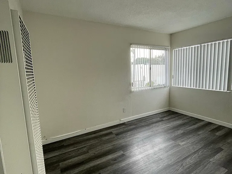 3711 Pueblo Ave #3 — Photo 8