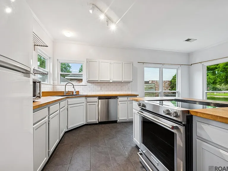 777 Hadley Dr — Photo 3