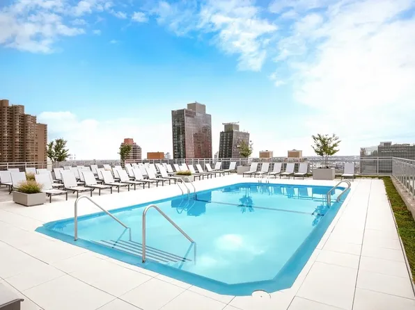 300 East 34th Street image 1 of 12