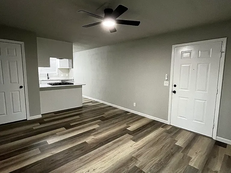 501 W Spruce St #501 — Photo 8