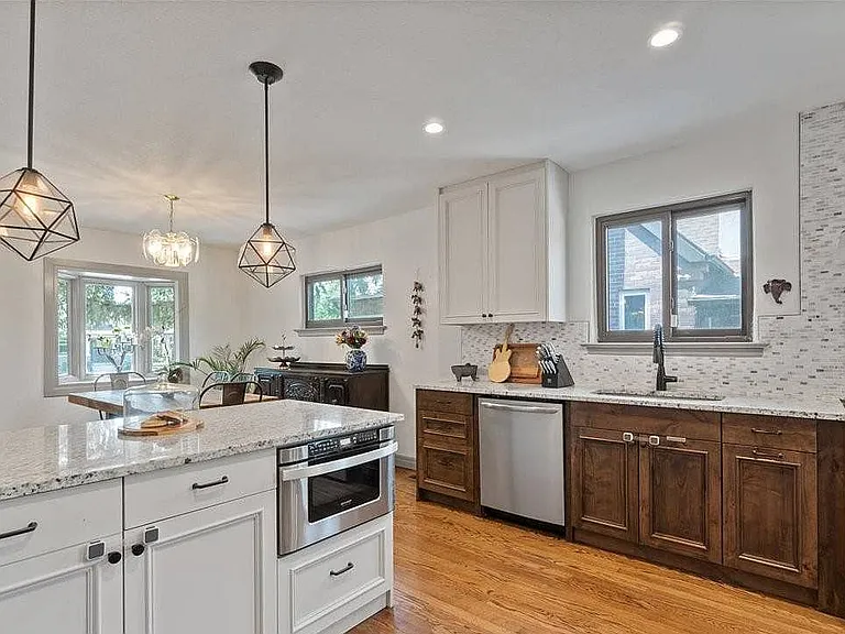 1418 Glencoe St — Photo 16