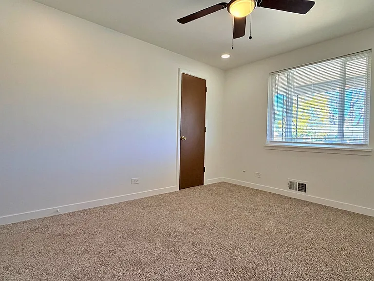 3045 N Niagara St — Photo 11