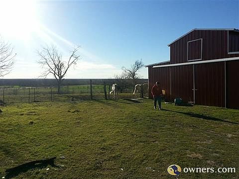 20 acres and Horse barn