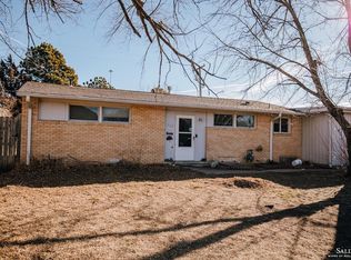 722 Greenbriar Cir, Salina, KS 67401