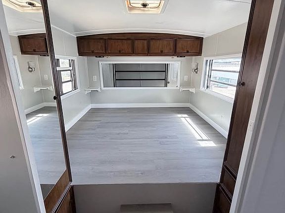 3rd image of 1020 E Main St #3