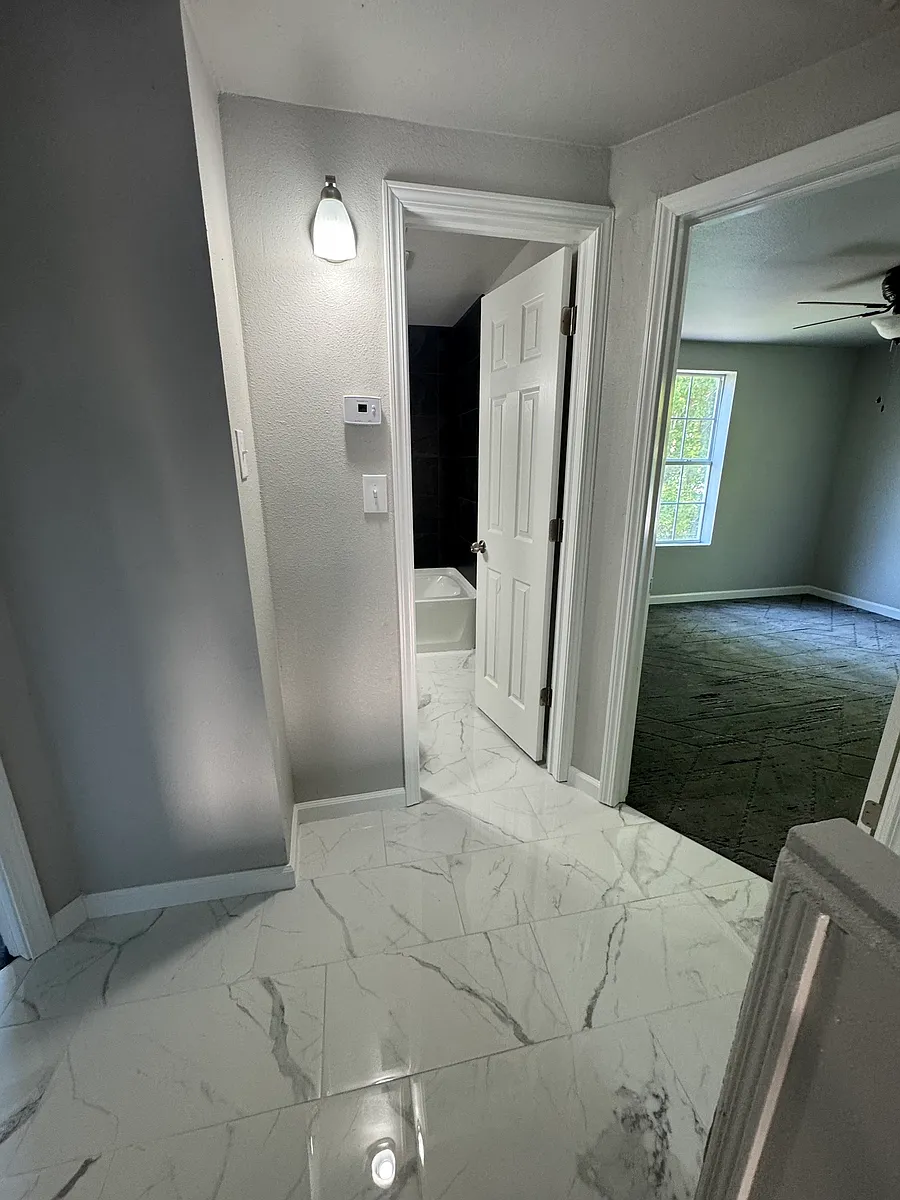 Building Photo - 514 N Ash Ave #518