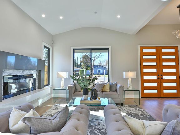 5th image of 10204 Judy Ave