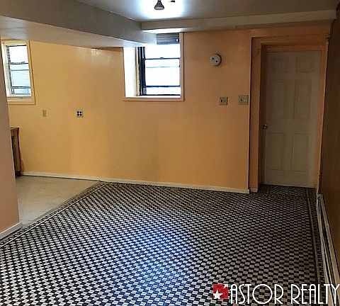 5th image of 3061 12th St Floor 1