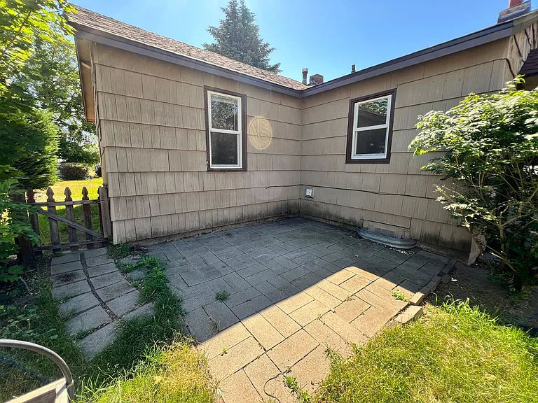 4611 N Adams St — Photo 17
