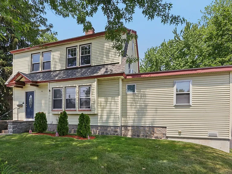 3 Lynnfield St #2 — Photo 2