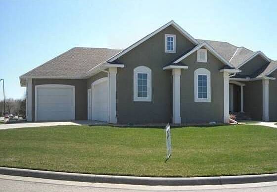 1st image of 11 Dakota Dr