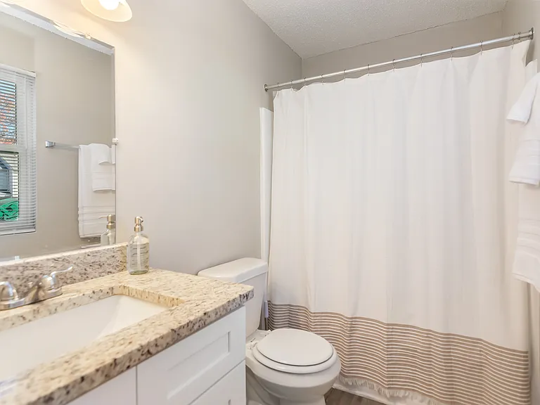Ensuite Primary Bathroom