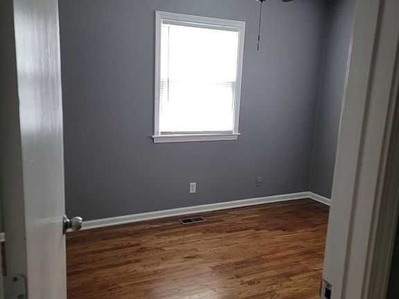 4th image of 4327 Pearl St