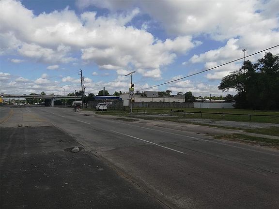 3rd image of 3605 E Crosstimbers St