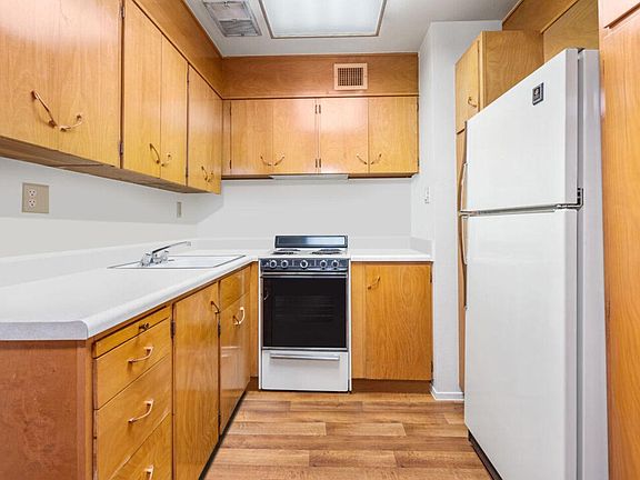 5th image of 2636 N 41st Ave #19bf39c64
