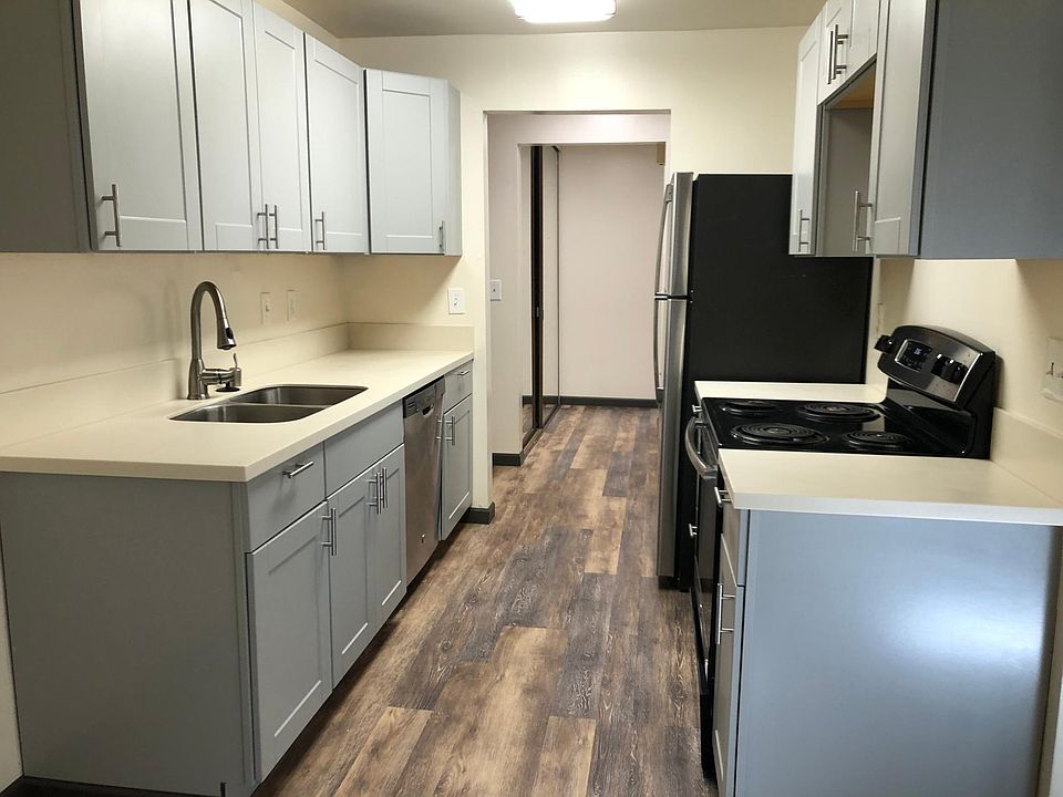 1st image of 3201 NE 120th St #102