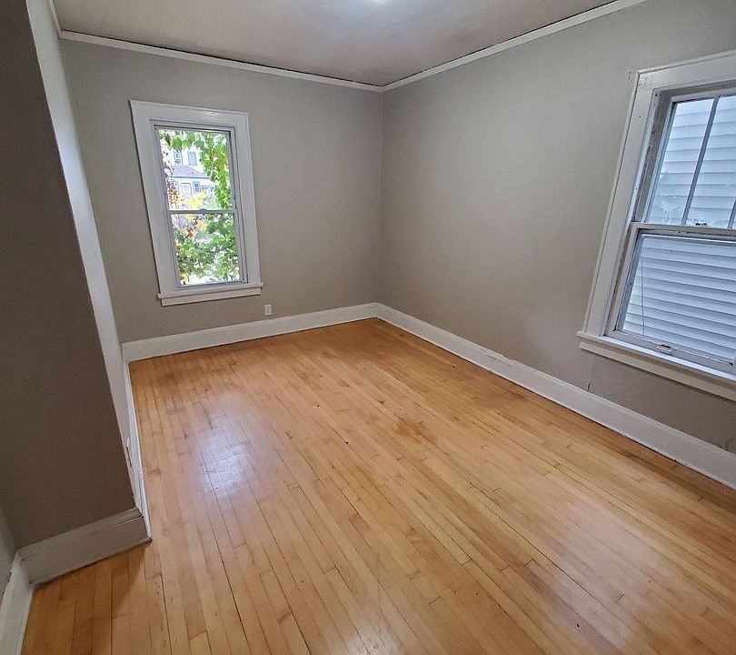 34493451 N Oakland Ave Duplex 34493451 N Oakland Ave Milwaukee WI